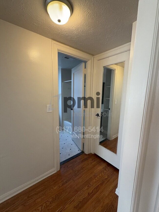 Building Photo - 1 W 28th St