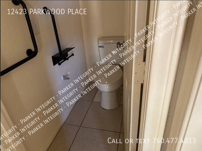 Building Photo - 12423 Parkwood Pl