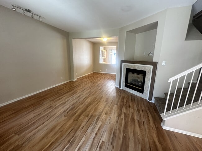 Building Photo - 926 Camino De La Reina