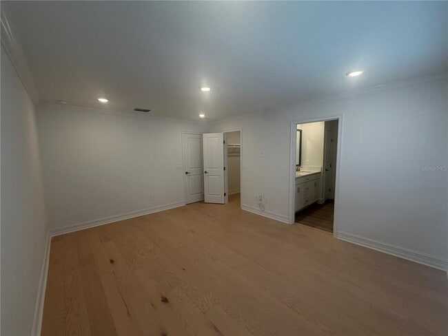 Building Photo - 1427 W Chestnut St