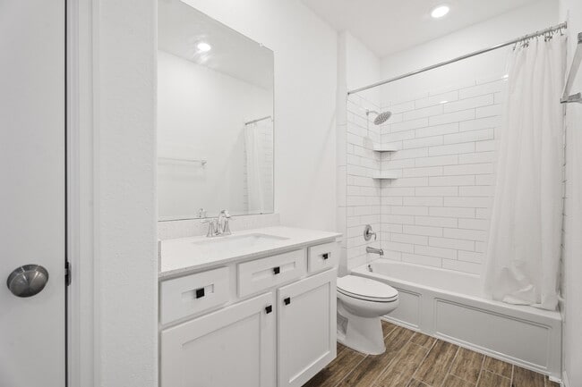 Building Photo - 4103 Balboa Dr