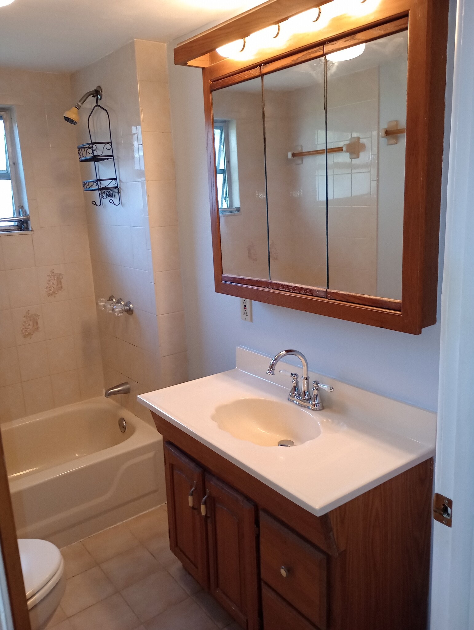 Building Photo - 7429 Lake Dr