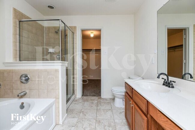 Building Photo - 324 Bob White Dr