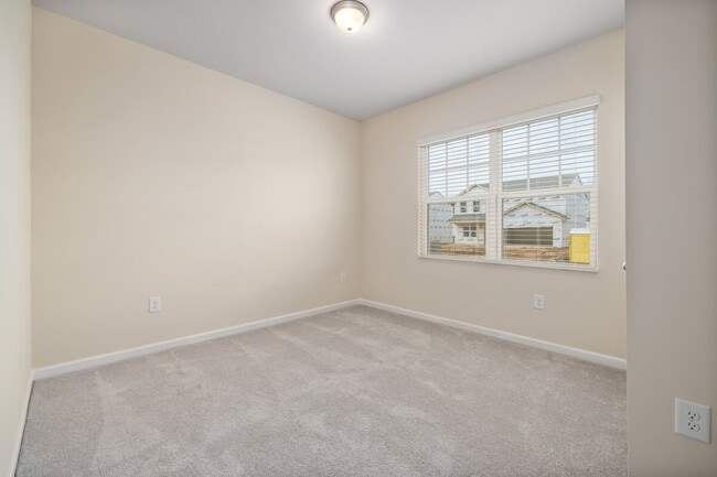 Building Photo - One level ranch house with 4 bedroom in Raleigh