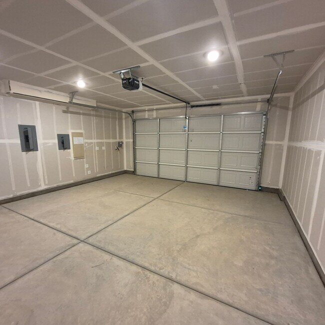 Building Photo - Brand New 4 Bedroom Home in Lennar's Cyan Community