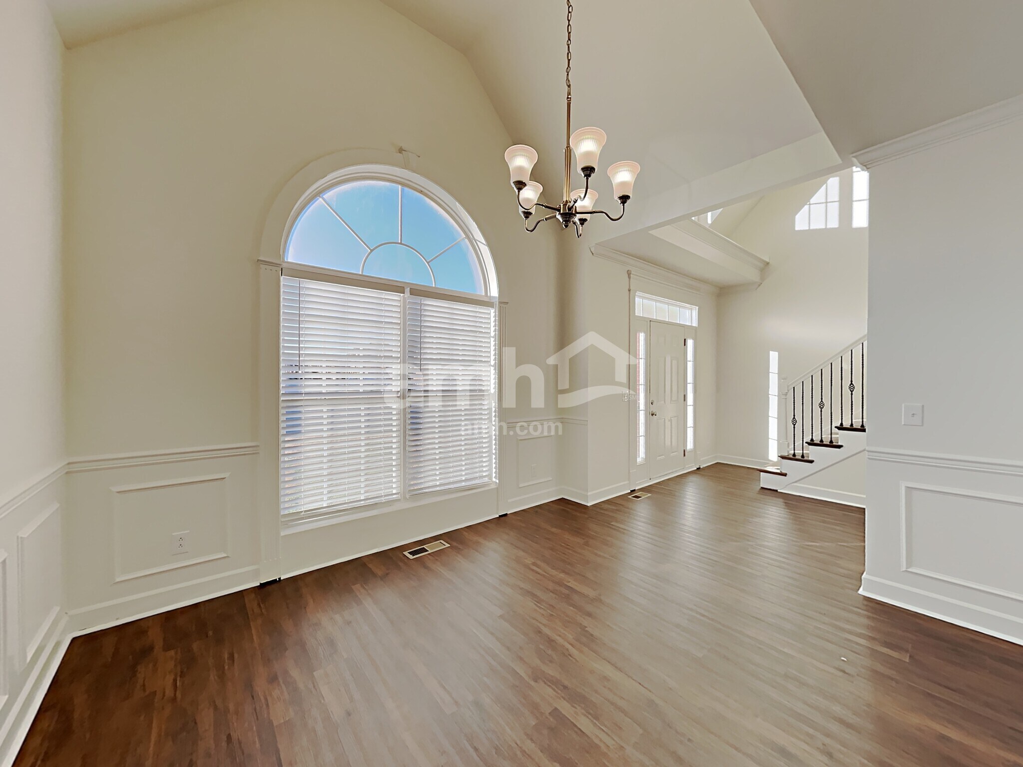 Building Photo - 3043 Holderwood Dr