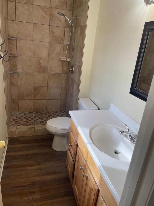 Building Photo - BACK ON THE MARKET!!!  Large Ranch Style R...