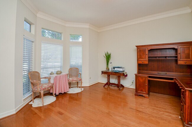 Building Photo - 7934 Woodcrest Ct