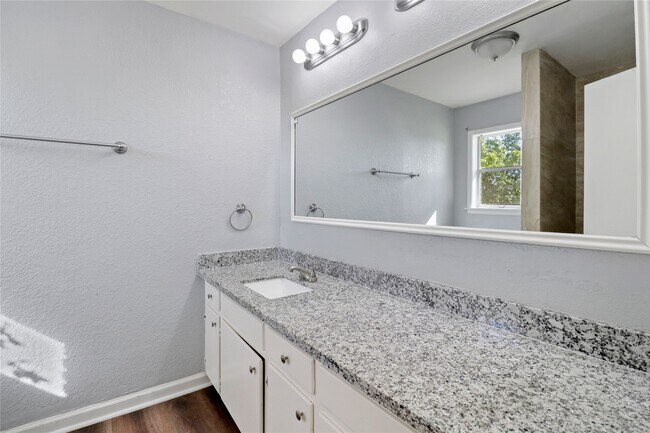 Building Photo - 238 Sleepy Hollow Dr