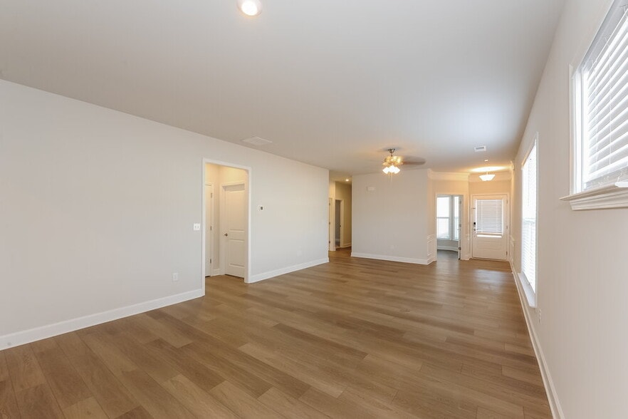 Building Photo - 119 Alcovy Ct