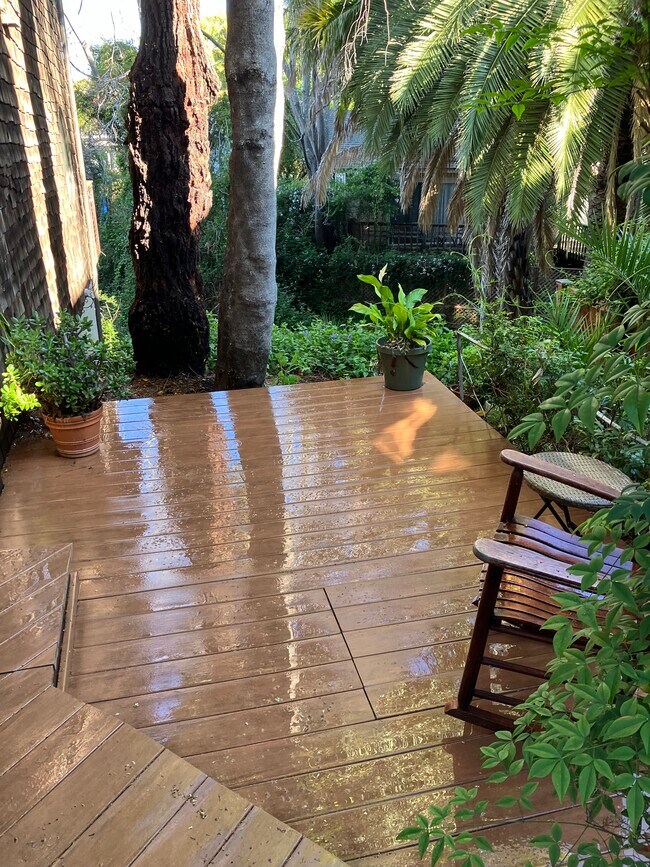 Primary Photo - 1032 Leff St