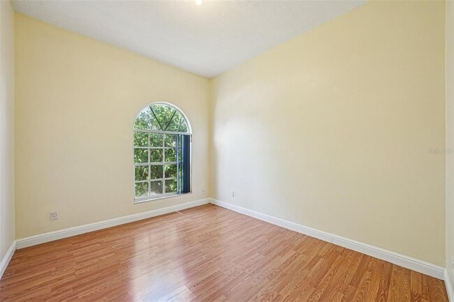 Building Photo - 918 Academy Dr