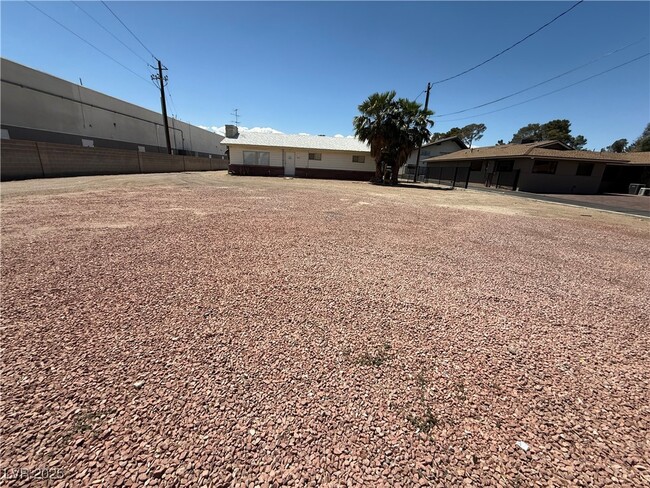 Primary Photo - 5643 S Pecos Rd
