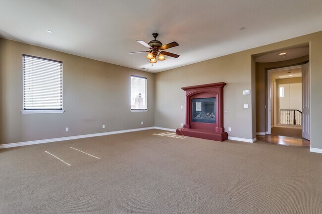 Building Photo - Beautiful 4 bedroom, 4.5 bathroom Home in the Varadero Community