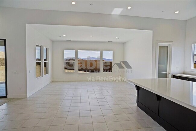 Building Photo - 30000 N Camino los Robles