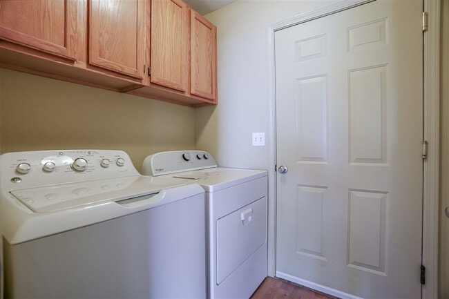 Building Photo - Home With 2 En-Suite Bedrooms in Prescott Valley