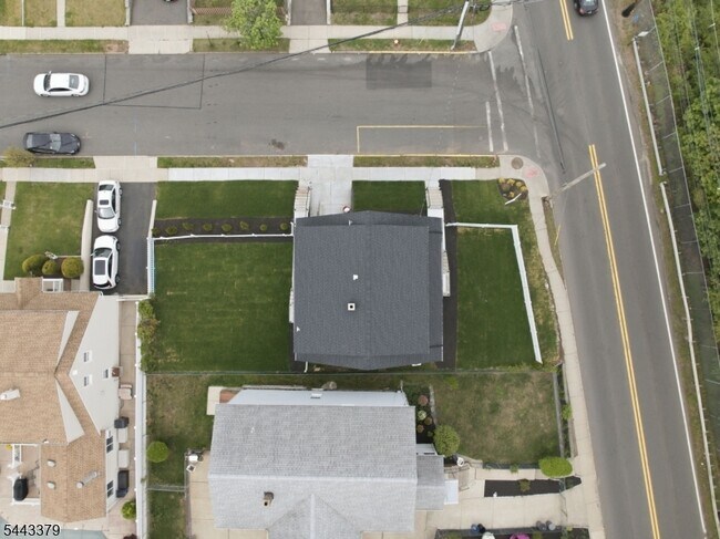 Building Photo - 551 Schuyler Ave