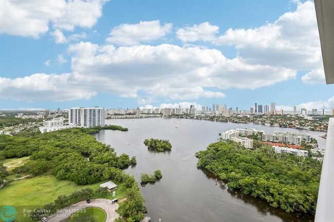 Building Photo - 16385 Biscayne Blvd