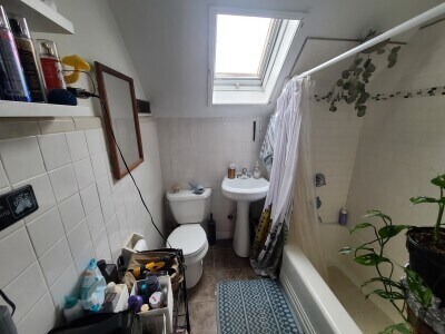 Building Photo - 201 Kelton St