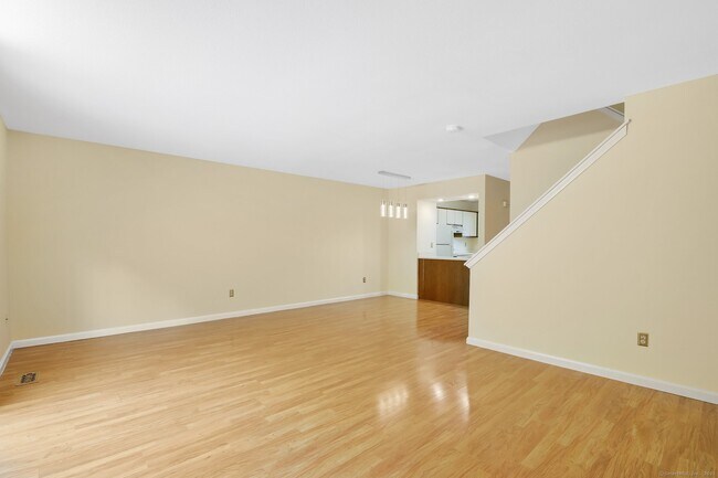 Building Photo - 94 Oak Ridge Dr