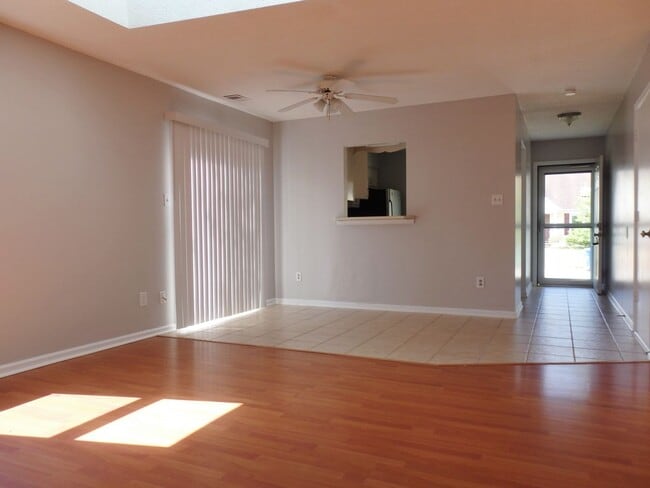 Building Photo - READY 07-15-26! Charming Rock Creek Ranch Home! Community Pool, Tennis Courts, & Playgrounds! Mus...