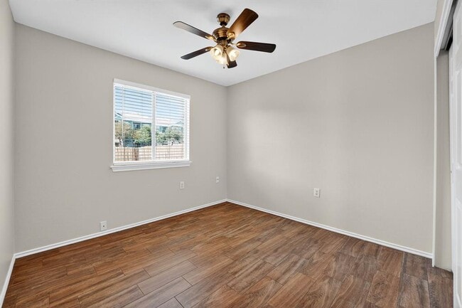 Building Photo - 1520 Anise Dr