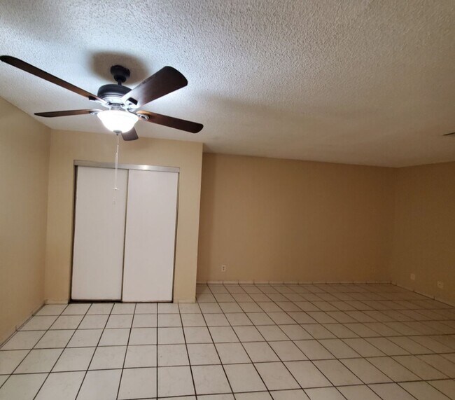 Building Photo - 2 BEDROOMS 1 BATHROOMS HOUSE AVAILABLE FOR RENT PECOS AND WASHINGTON !!!