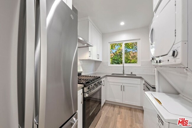 Building Photo - 1252 N Crescent Heights Blvd