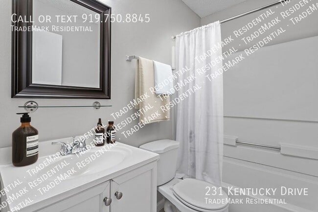 Building Photo - 231 Kentucky Dr