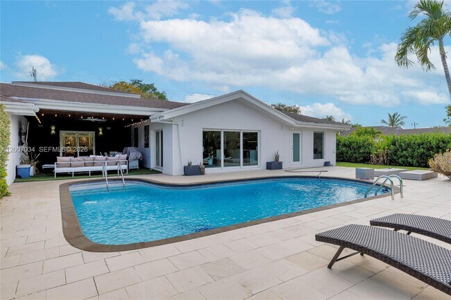 Building Photo - 13540 SW 98th Ct