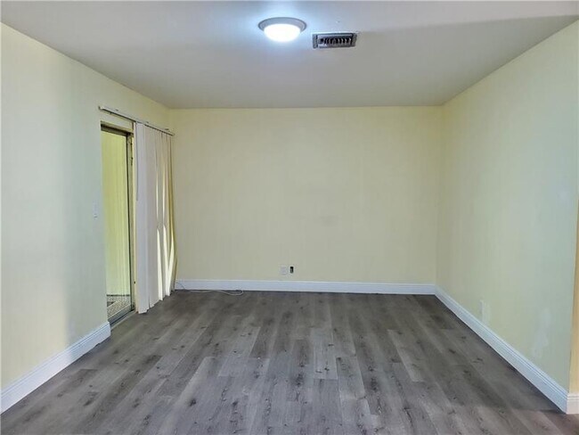 Building Photo - 4391 NW 75th Ave