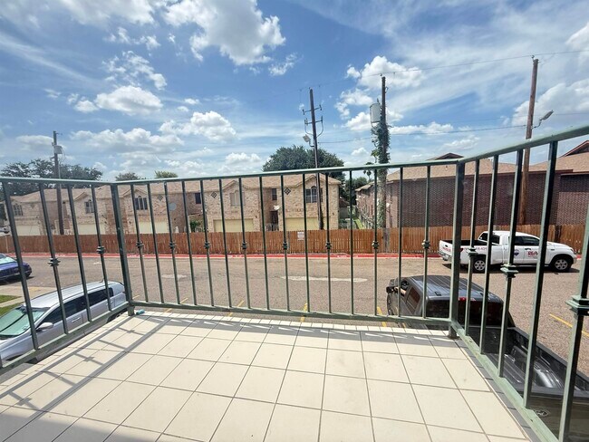 Building Photo - 8915 McPherson Rd