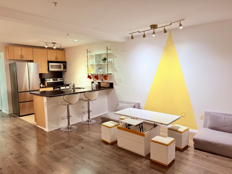 Primary Photo - 101 Market St