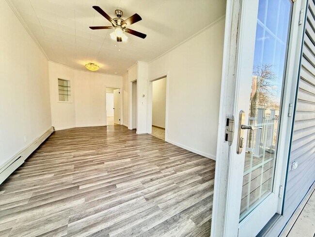 Building Photo - 204 Olean Ave