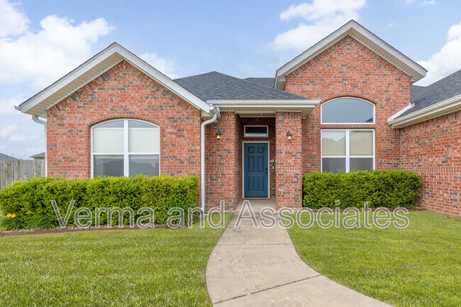 Building Photo - 4307 SW Fieldstone Blvd