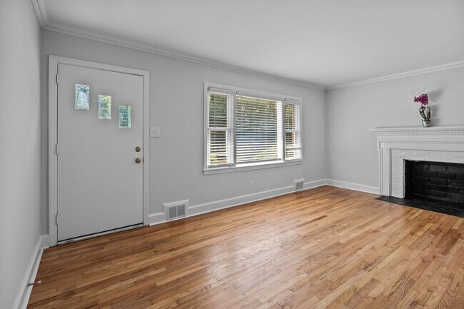Building Photo - Newly Renovated Ranch Home In SE Raleigh! Pet Friendly!