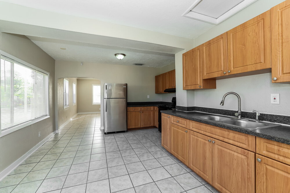 Building Photo - 831 C St