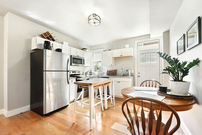 Completely remodeled 2 bedroom/office in L... - 3474 Ligonier St ...