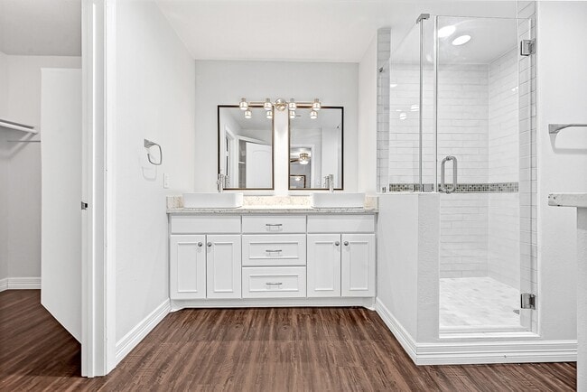 Building Photo - 10822 Bob White Dr