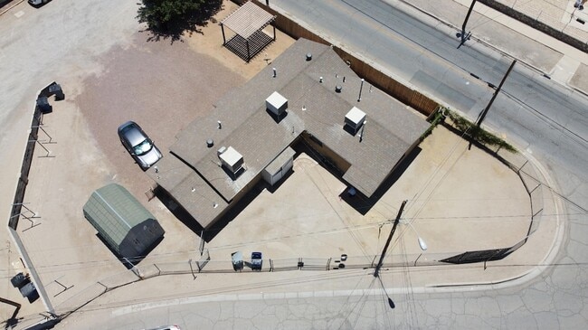 Building Photo - 8903 Old County Dr