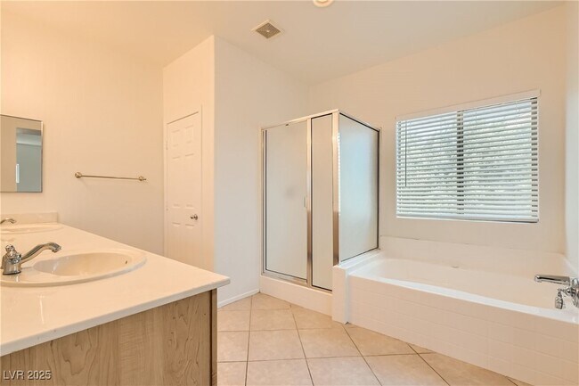 Building Photo - 6732 Kyle Stewart Ct