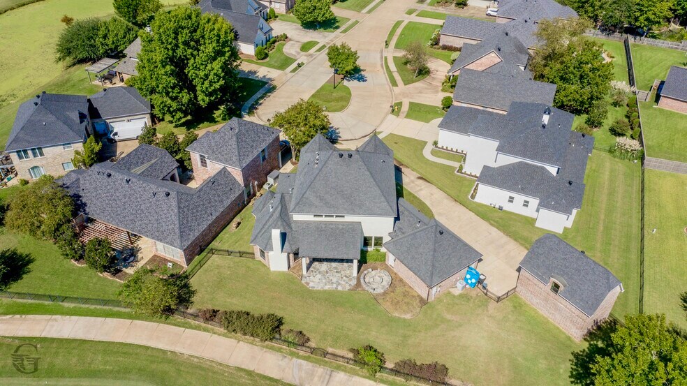 Building Photo - 555 Canterbury Ln