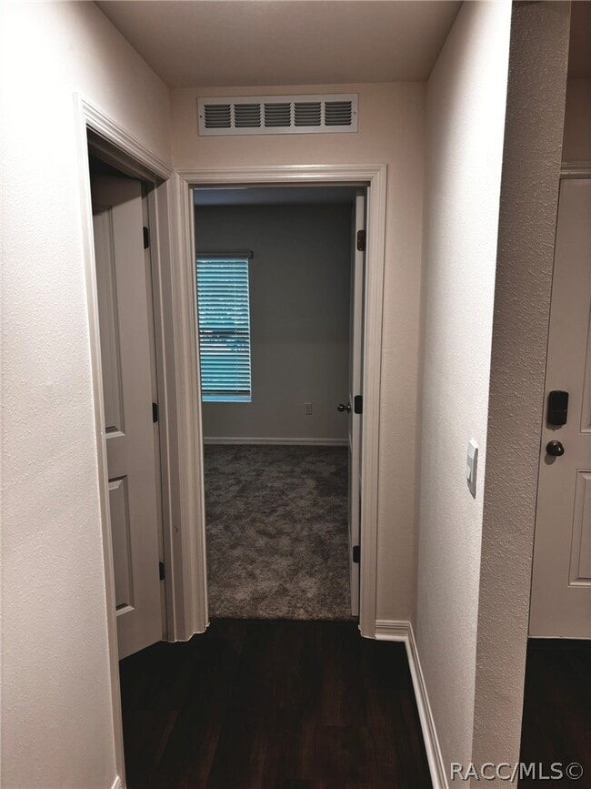 Building Photo - 2845 W Gardenia Dr