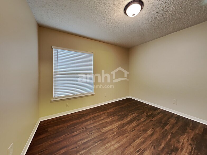 Building Photo - 2961 Golden Pond Blvd
