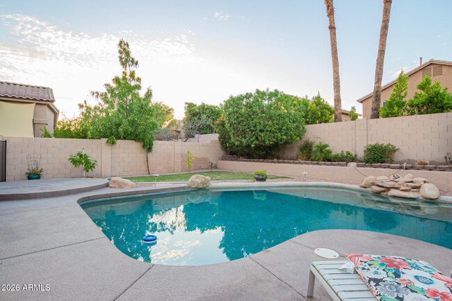 Building Photo - 9696 E Sheena Dr