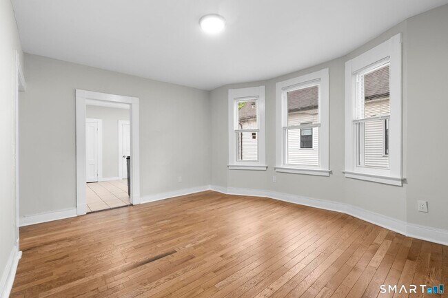 Building Photo - 693 Dixwell Ave