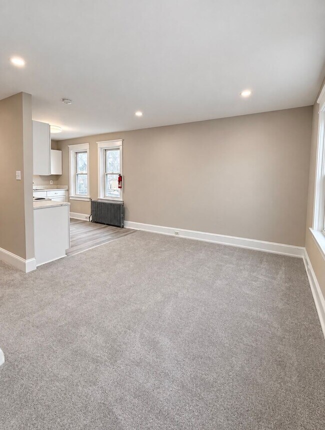 Building Photo - 111 Gayley St