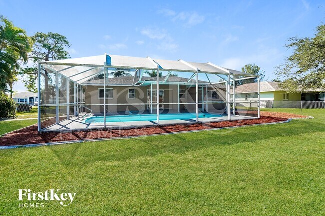 Building Photo - 143 SE 20th St