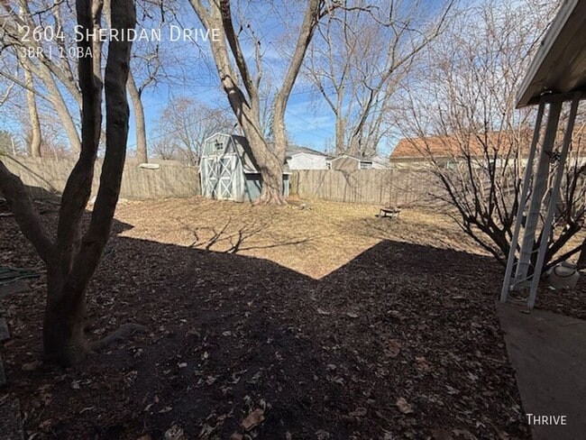 Building Photo - 2604 Sheridan Dr