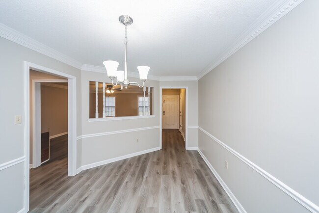 Building Photo - 7130 Larkfield Rd